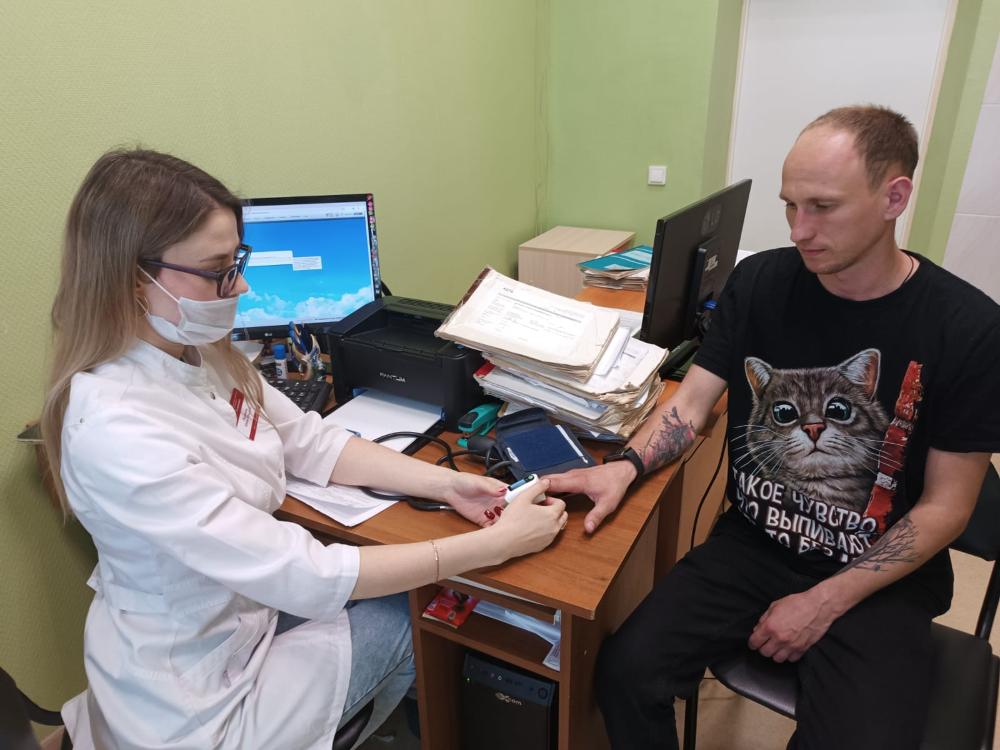 В областном госпитале ветеранов медицинские работники провели очередной диспансерный осмотр участников СВО и членов их семей в количестве 21 человека из Моршанского и Петровского районов