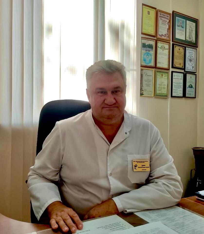 Коллектив госпиталя от всей души поздравляет С Днём Рождения главного врача Ершова А.В.! 