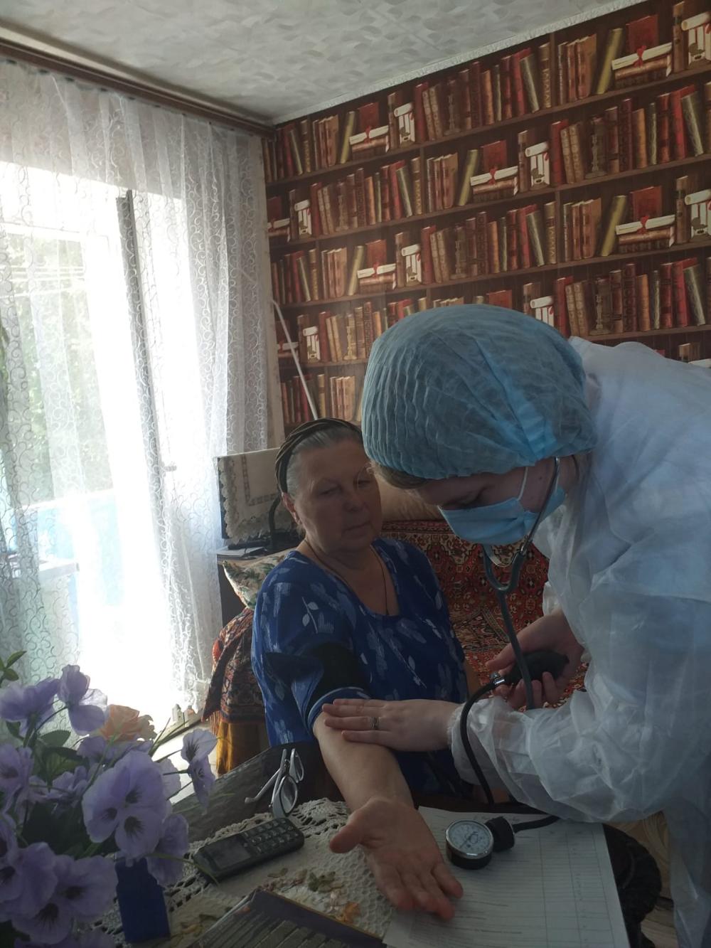 Мобильная бригада ГБУЗ «ТОГВВ» продолжает вакцинировать на дому пожилых граждан