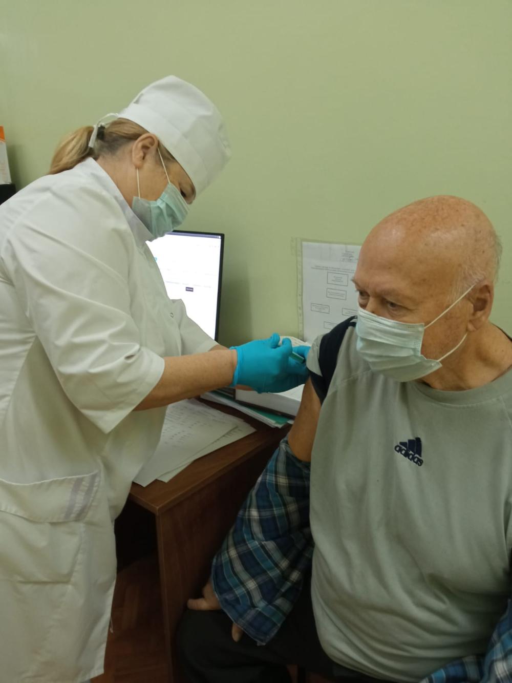Областной госпиталь для ветеранов войн продолжает вакцинацию против новой коронавирусной инфекции